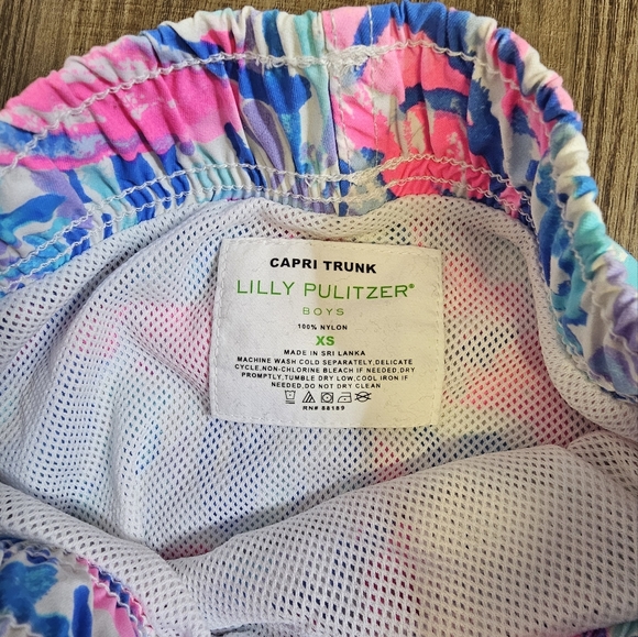 EUC Lilly Pulitzer Boy’s Capri Swim Trunks - Picture 4 of 5